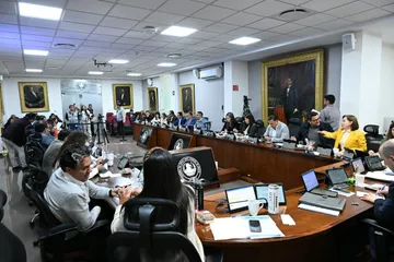 Diputados avalan reforma constitucional para modernizar la gestión administrativa municipal