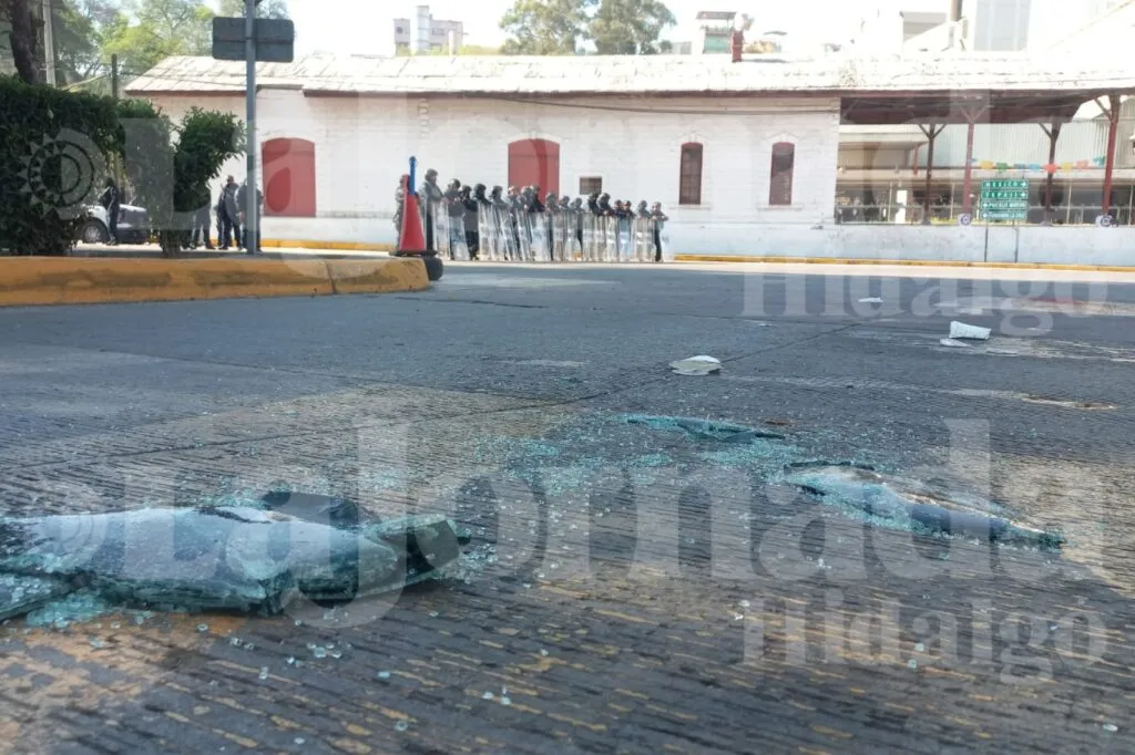 Conato y detenidos tras operativo en planta Cruz Azul Hidalgo