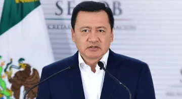Cercanos a Miguel Osorio Chong malversaron 65 millones de dólares