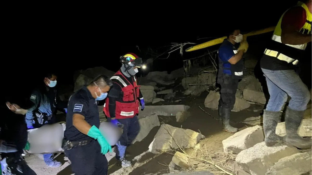 Autoridades rescatan cuerpo hallado en río de Huautla