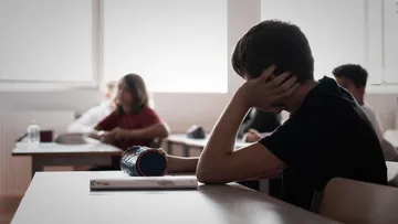 No es solo “una etapa”: lanzan plan para atender la salud emocional de jóvenes