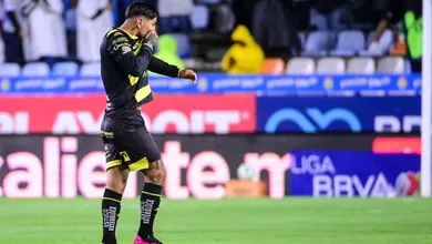 Victor Guzmán anota hat-trick en la victoria de Pachuca 4-2 sobre Santos
