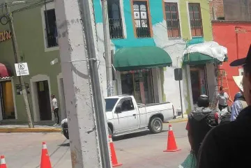Hombre se electrocuta en el centro de Zimapán
