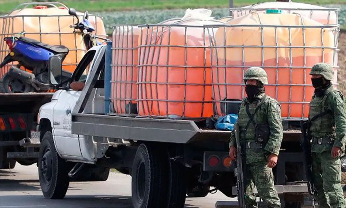 Presidente pide a la población denunciar a ‘huachicoleros’