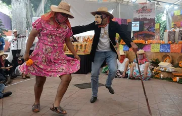 Huejutla de Reyes recuerda a los difuntos con solemnidad y fiesta en el tradicional Xantolo