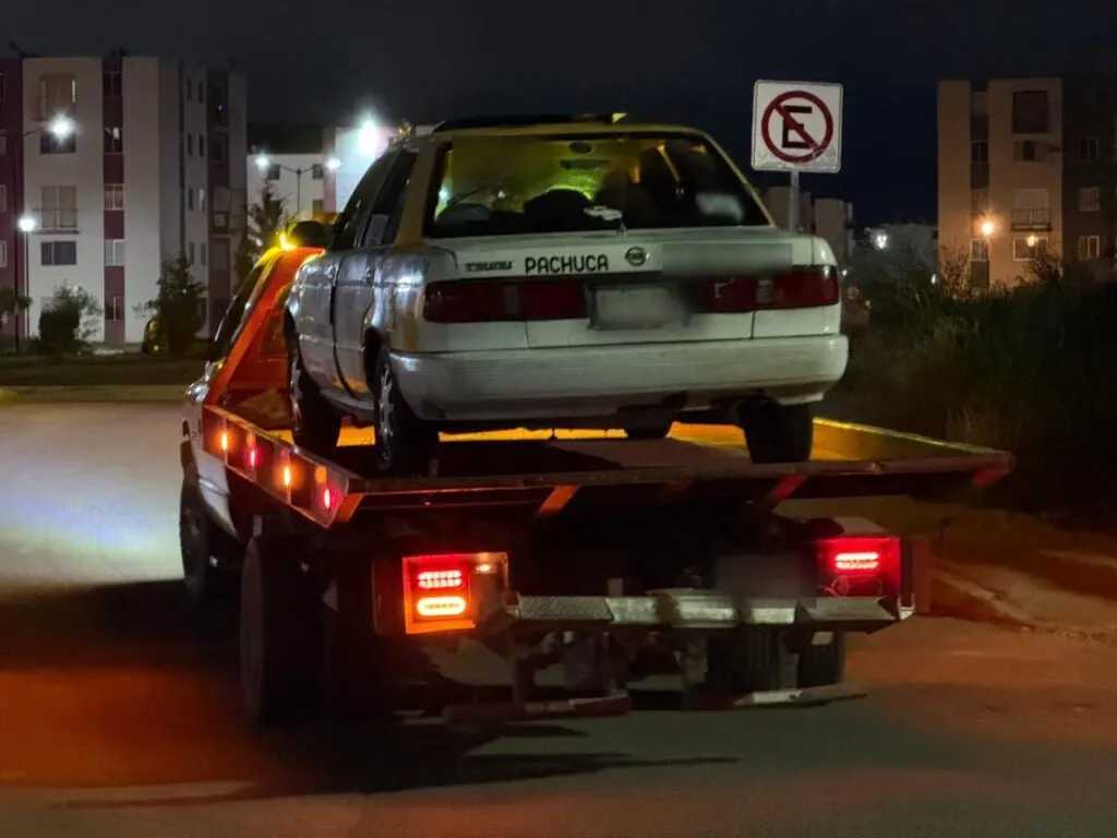 Tres detenidos por asaltar tienda en Mineral de la Reforma