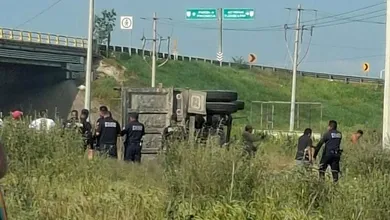 Vuelca maroma en la carretera Tula-Tlahuelilpan y provoca cierre de la circulación