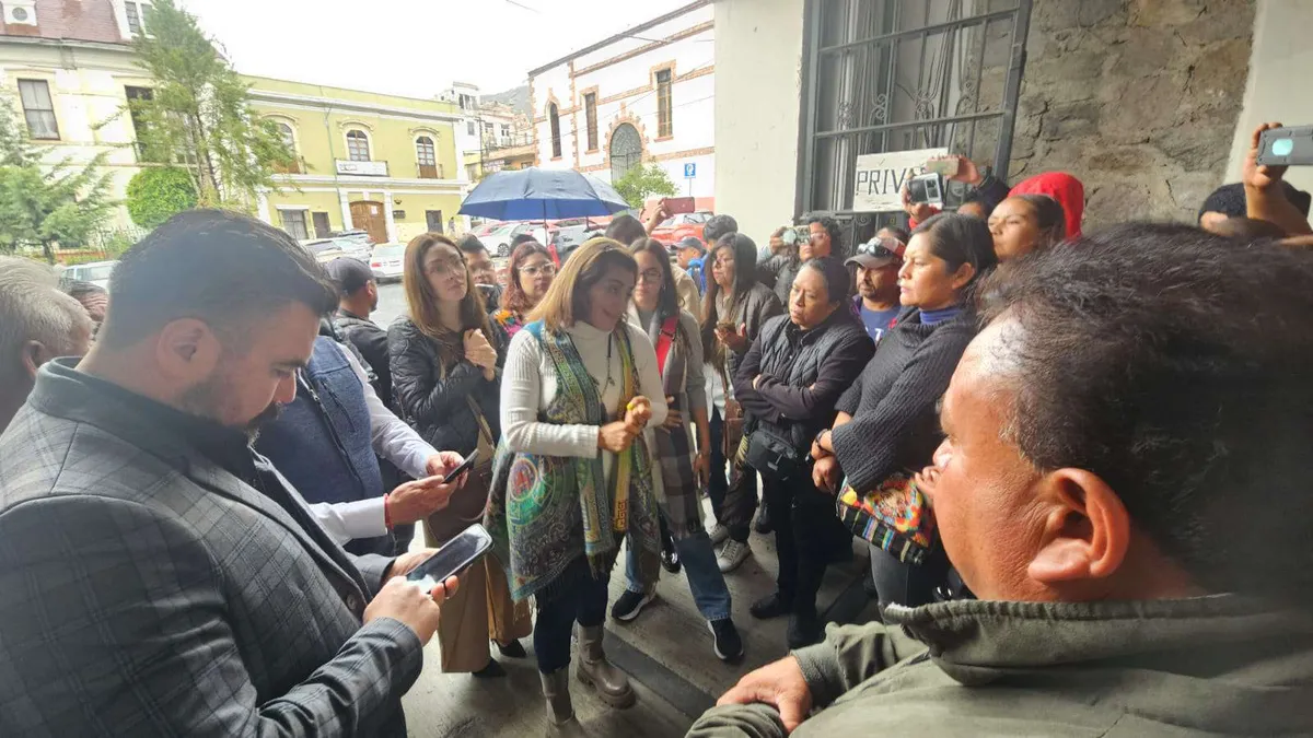 Pachuca: vecinos de la 20 de Noviembre se manifiestan en alcaldía
