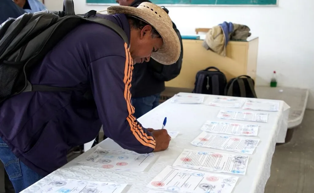 Semarnat instala mesas técnicas y acuerda consulta para restauración de la presa Endhó