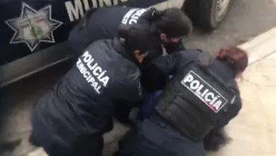 Policías hacen uso de la fuerza en detenciones