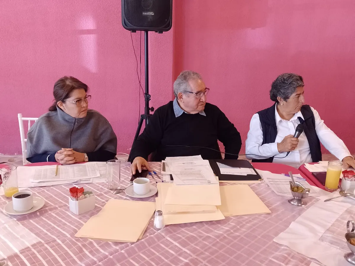 Regidores denuncian alto sueldo del alcalde de Tula