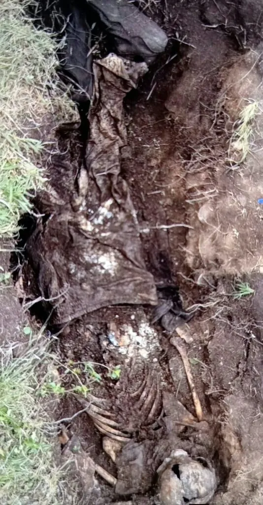 ¿Qué se sabe de los cinco cuerpos hallados en una fosa clandestina de Hidalgo?