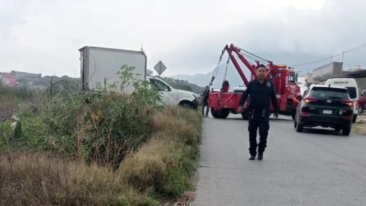 Camioneta cae a un canal en Cardonal; esta fue la causa