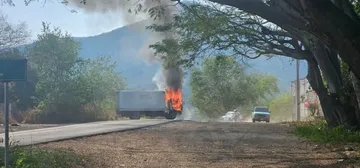 ‘Narcobloqueos’ se extienden a Colima y Guanajuato tras operativo en Tapalpa, Jalisco