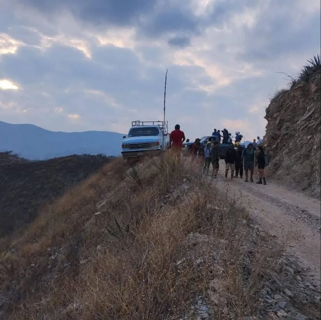 Falla mecánica pone en riesgo a turistas en ruta hacia Xajhá
