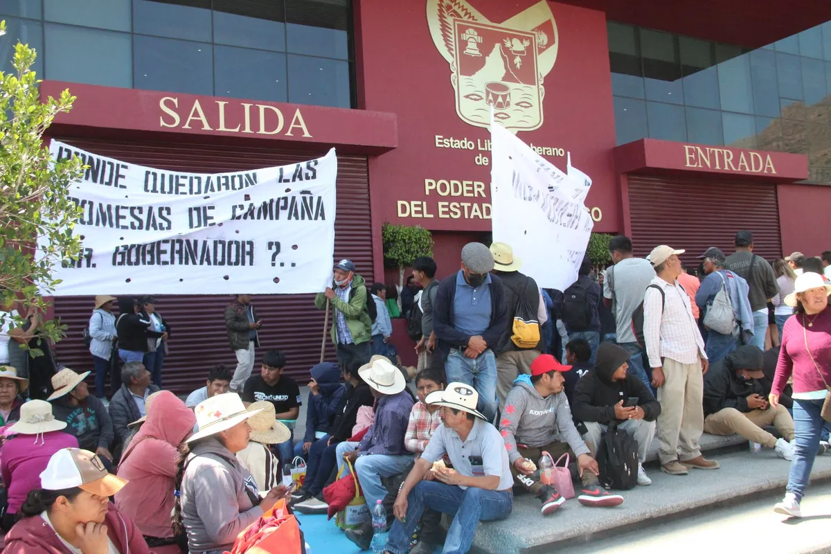 Gobierno estatal brinda solución a medias a manifestantes de Ixmiquilpan; programan mesa de trabajo