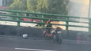 Accidente de motocicleta sobre la autopista México-Pachuca.