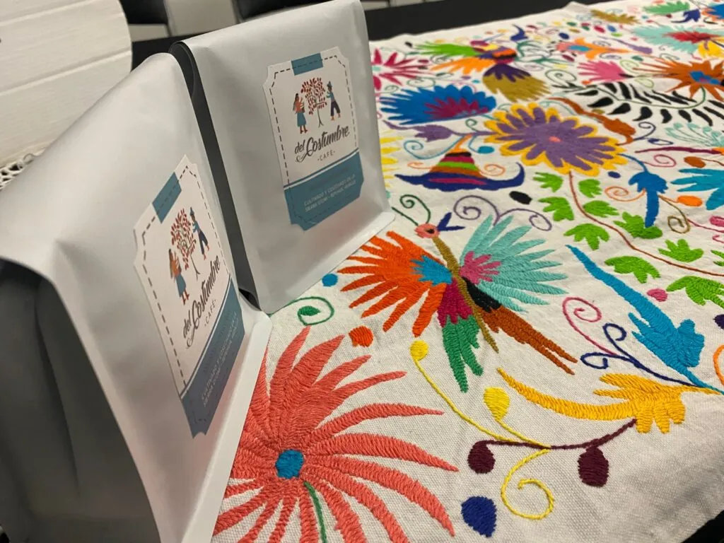 Tenango de Doria celebra el arte del bordado