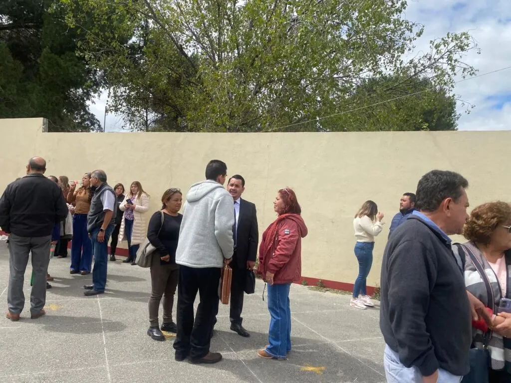 Docentes de la Secundaria Técnica 1 protestan por presunta imposición de directivos