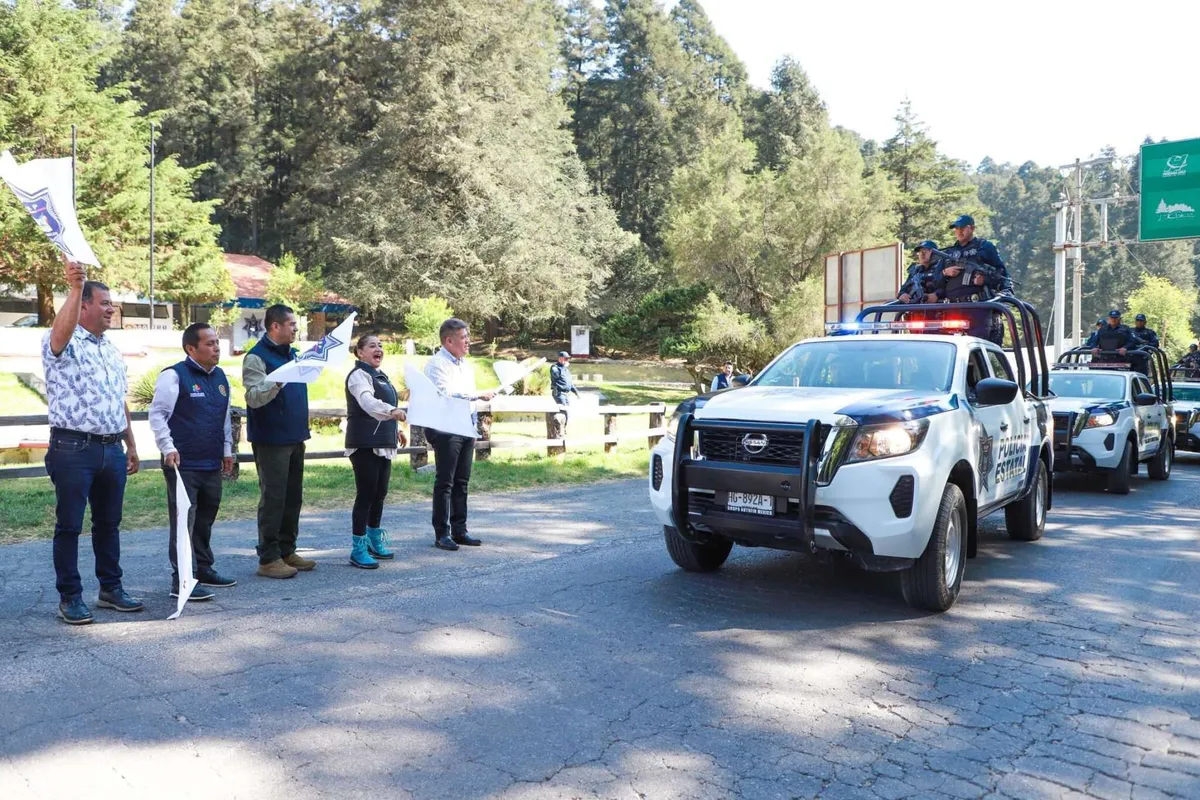 Impulsa Julio Menchaca vacaciones seguras con líneas de emergencia