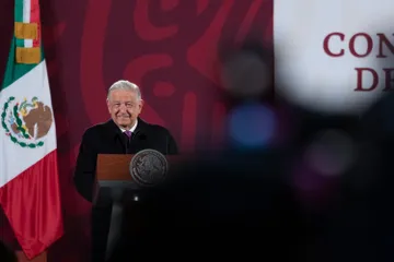 AMLO pide que periodistas ‘famosos’ transparenten sus sueldos
