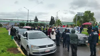 Protestan frente a la clínica 36 del IMSS en Pachuca