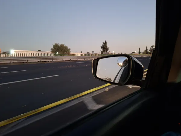 Madrugada complicada rumbo a Pachuca: un hecho vial obligó a reducir carriles y movilizó a cuerpos de emergencia