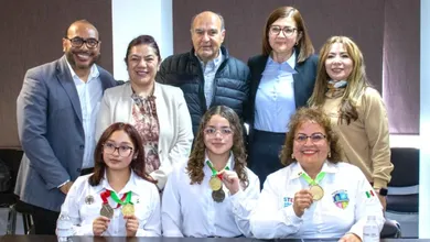 Natividad Castrejón reconoce a estudiantes hidalguenses ganadores de ExpoCiencias Nacional 2025