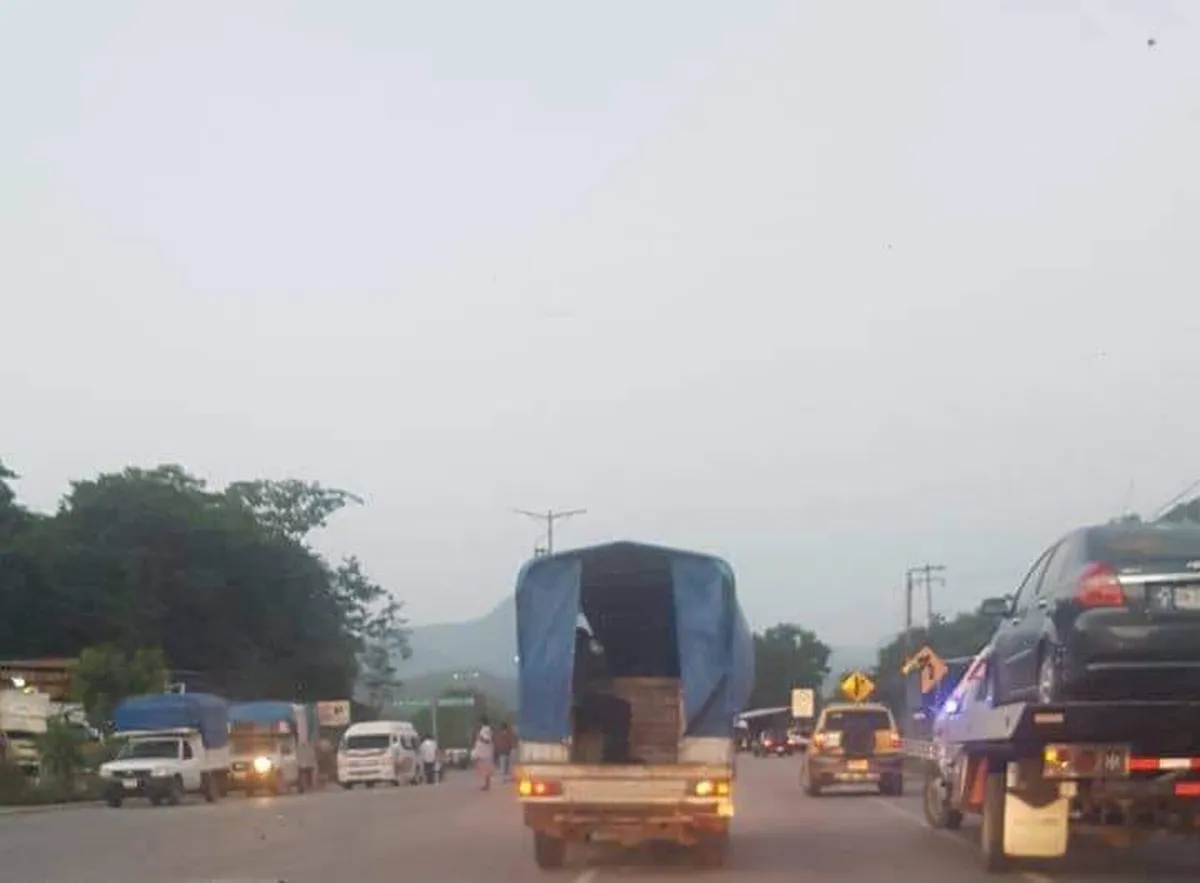 Bloquean carretera México-Tampico a la altura de Tres Huastecas