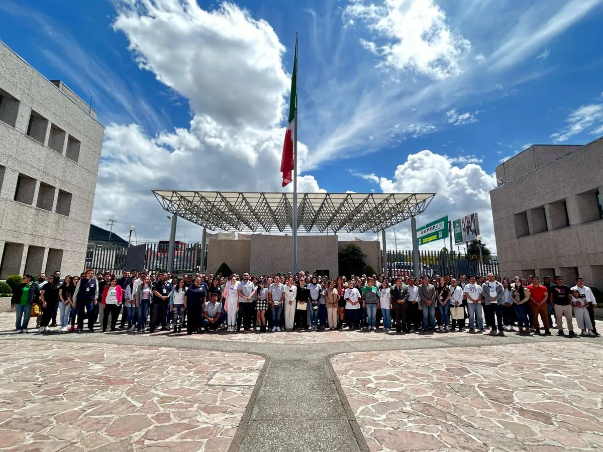 Defienden al Poder Judicial de reforma en Día del Abogado