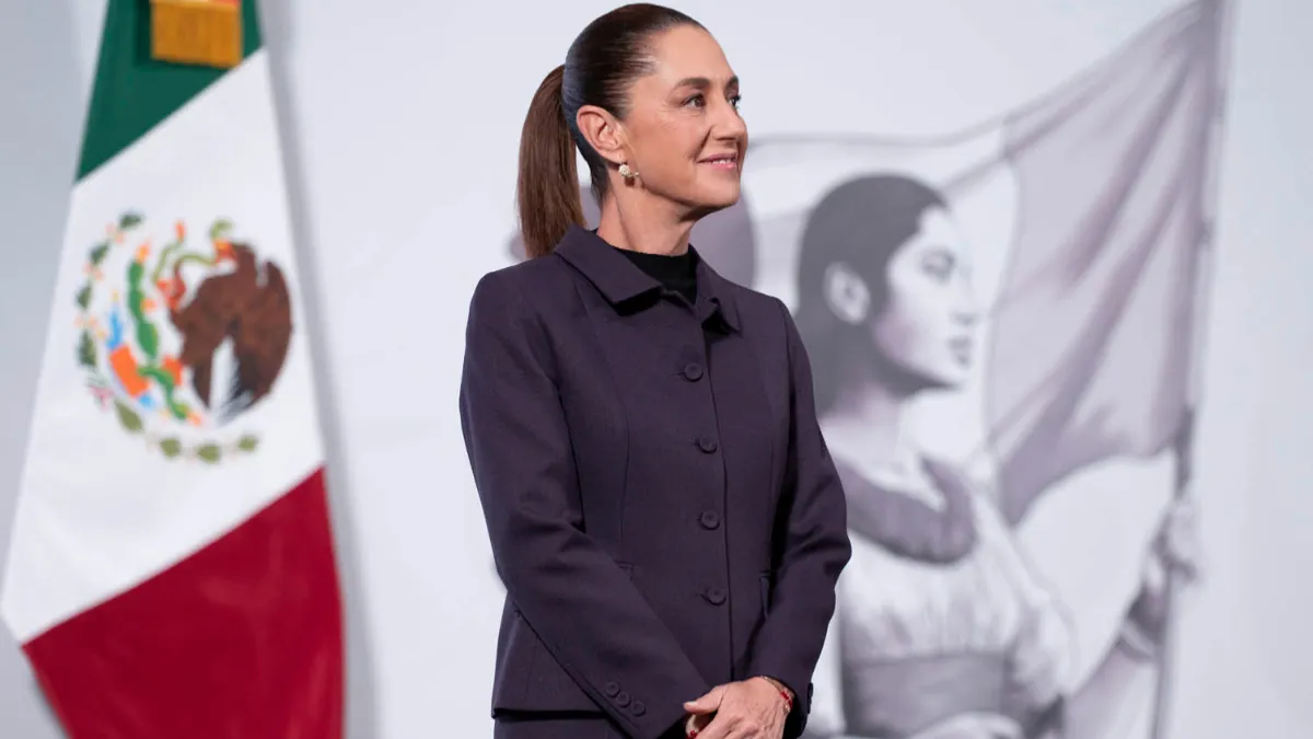 Claudia Sheinbaum reconoció adeudos con farmacéuticas, pero advirtió que las empresas deben cumplir con la entrega de medicamentos.