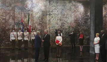 AMLO recibe la condecoración José Martí en Cuba