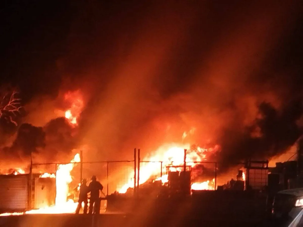 Tizayuca: fuerte incendio provoca el cierre total del Libramiento Club Rotario