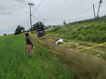 ¡Trágico accidente! Muere motociclista tras derrapar en la carretera