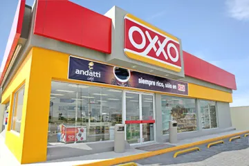 Por robar un Oxxo, hombre es vinculado a proceso