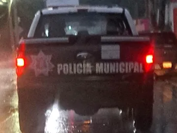 Patrulla sin placas en Tula