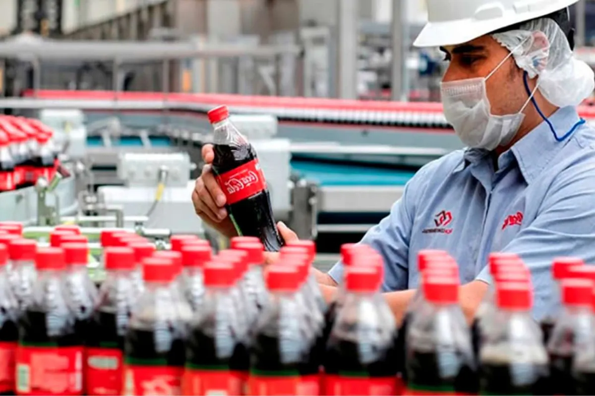 ¿Coca-Cola más saludable? El cambio de edulcorante que podría costar miles de millones
