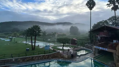 Albercas termales, naturaleza y un ambiente ideal para desconectarte. Descubre cuánto cuesta visitar El Bañito este fin de semana.