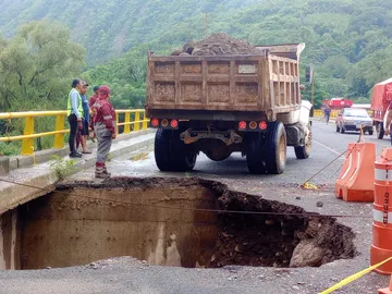 Deslaves y derrumbes por lluvias en Hidalgo