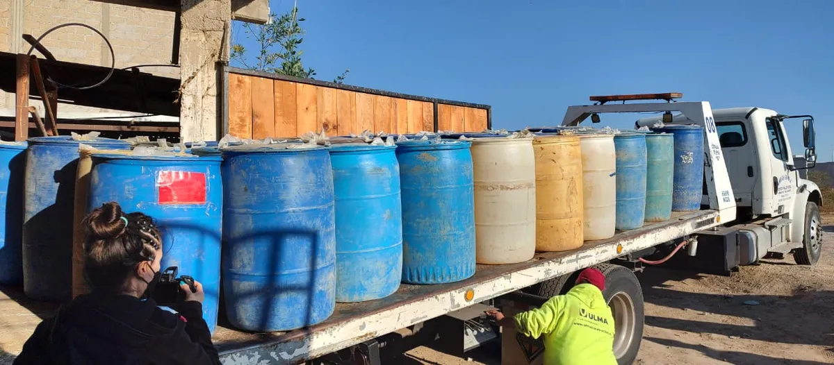 Aseguran mil 200 litros de huachicol, drogas y dinero en Santiago Tulantepec