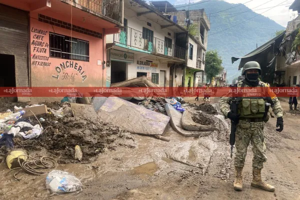 Devastación en Huehuetla tras lluvias e inundaciones.