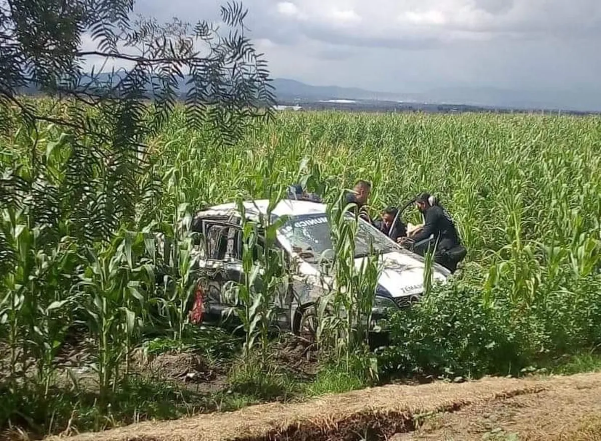Patrulla sufre accidente en la carretera Tizayuca-Temascalapa