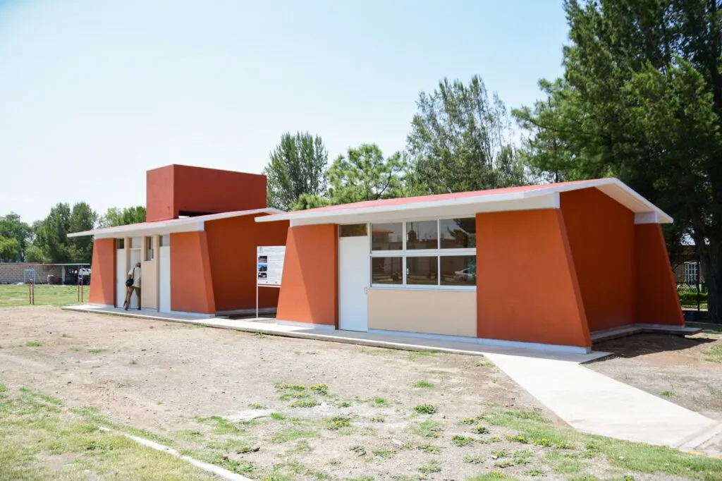 Inauguran aula y módulo de sanitarios en el CAM 14 de Tizayuca