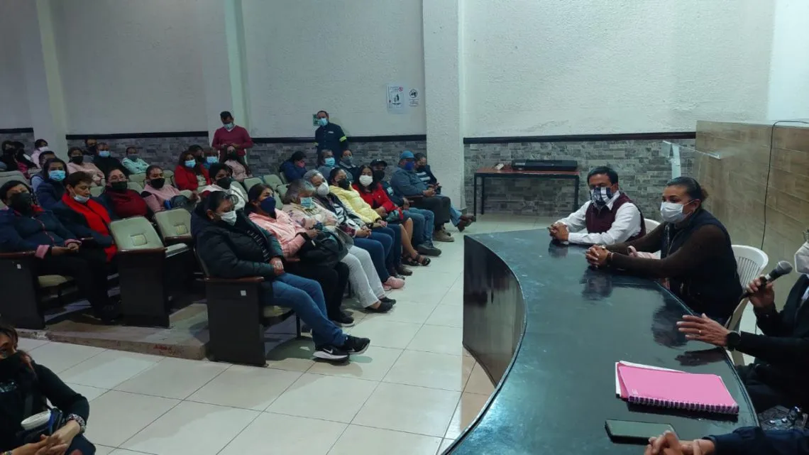 Realizan paro de labores trabajadores sindicalizados en Mixquiahuala