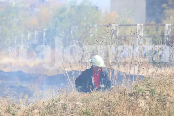 Incendio de pastizal atendido por Protección Civil en Pachuca.