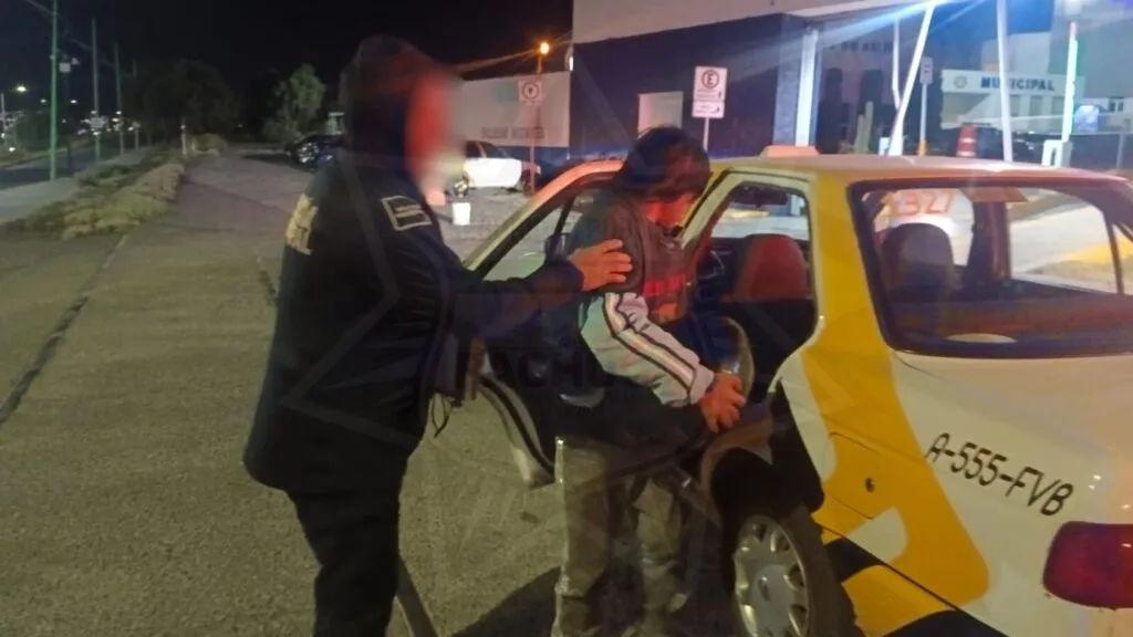Localizan en Pachuca a joven con ficha de búsqueda y lo entregan a su familia