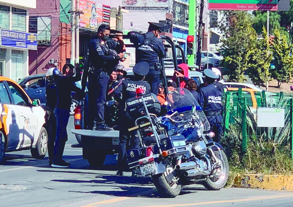 Atacan a balazos a policías municipales de Tepeapulco