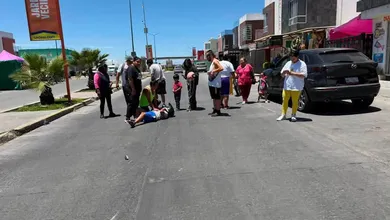 Un rebase entre carriles terminó en un choque múltiple en Héroes de Tizayuca; un menor resultó con lesiones menores.