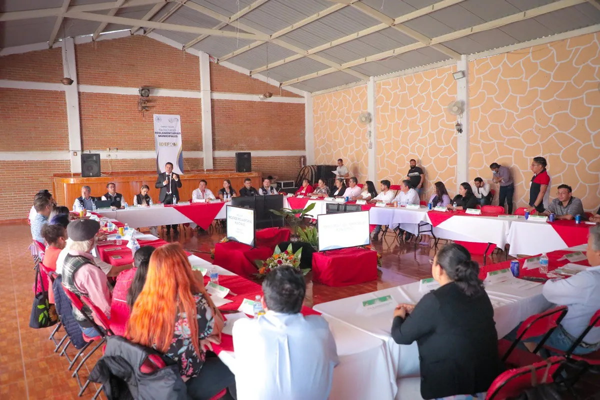 Congreso de Hidalgo atiende reglamentación municipal: Julio Valera