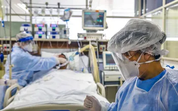 Muertes por influenza y casos de Covid aumentan en Hidalgo